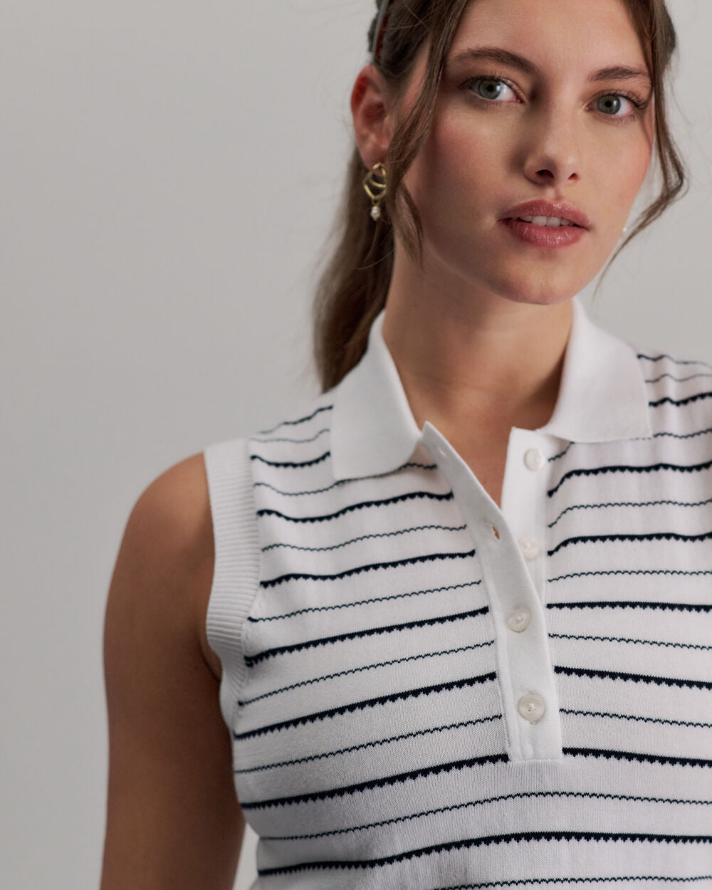 WHITE/NAUTI