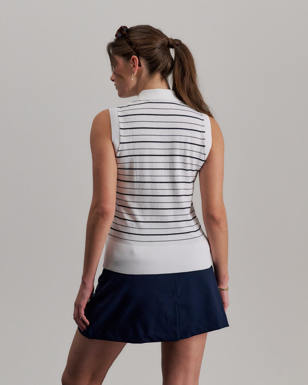 WHITE/NAUTI
